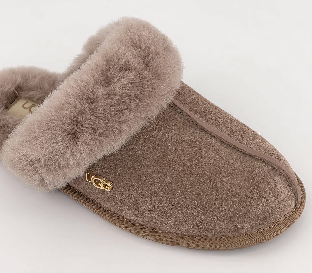 UGG Scuffette II Metal Logo Slippers UGG Scuffette II Metal Logo Slippers Walnut