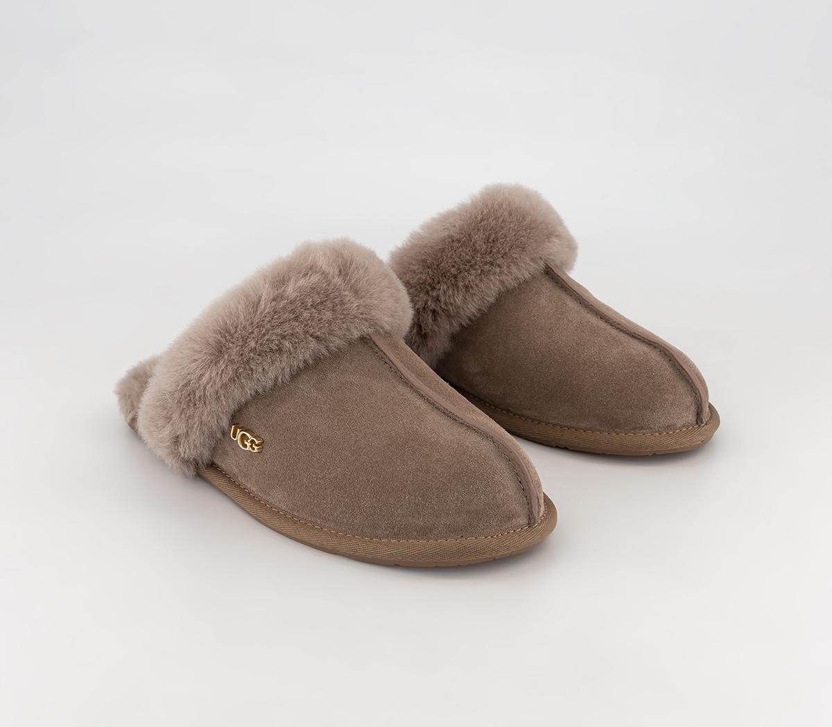 UGG Scuffette II Metal Logo Slippers Walnut - Flat Shoes for Women