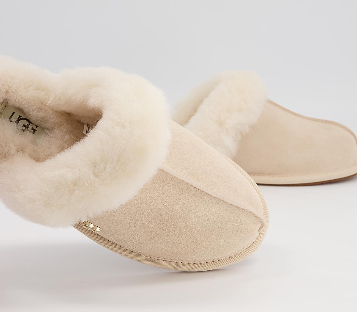 UGGScuffette II Metal Logo Slippers UGGScuffette II Metal Logo SlippersCream