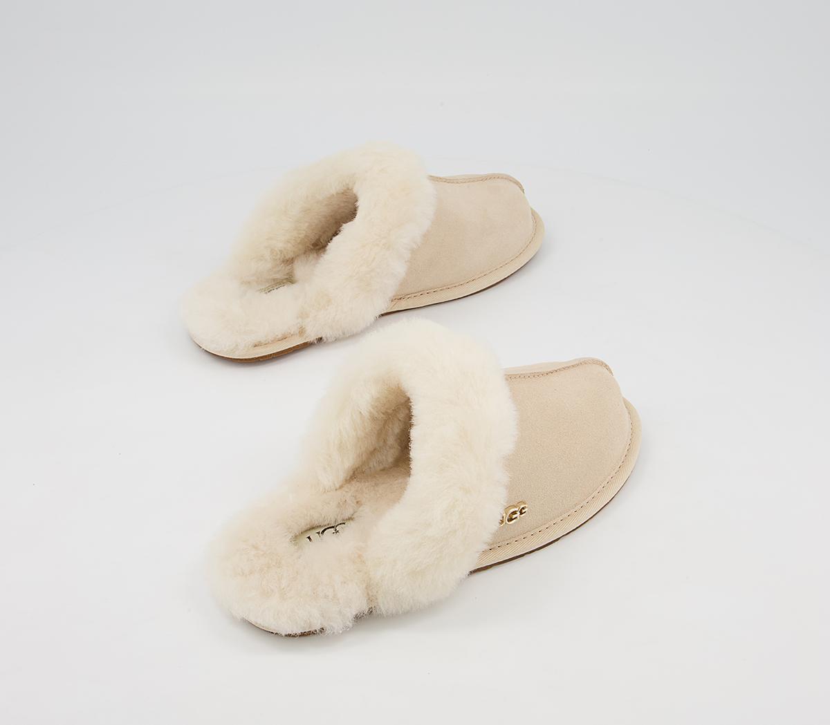 UGGScuffette II Metal Logo Slippers UGGScuffette II Metal Logo SlippersCream