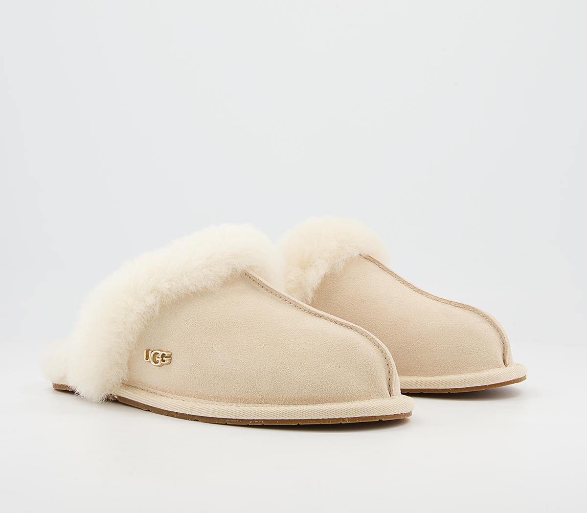 UGGScuffette II Metal Logo Slippers UGGScuffette II Metal Logo SlippersCream