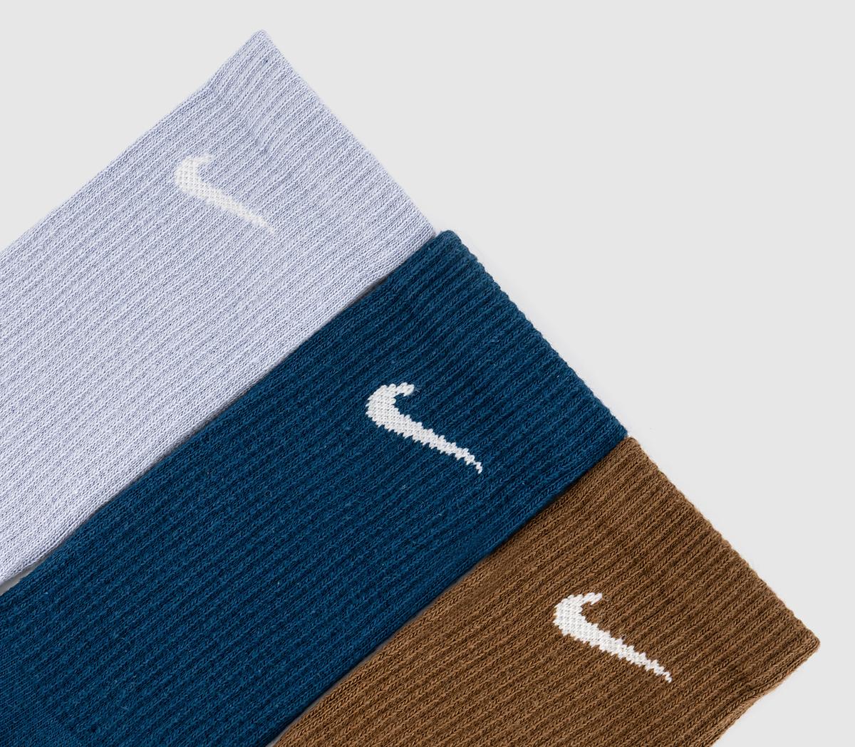 NikeCrew Socks 3 PairsNavy Brown