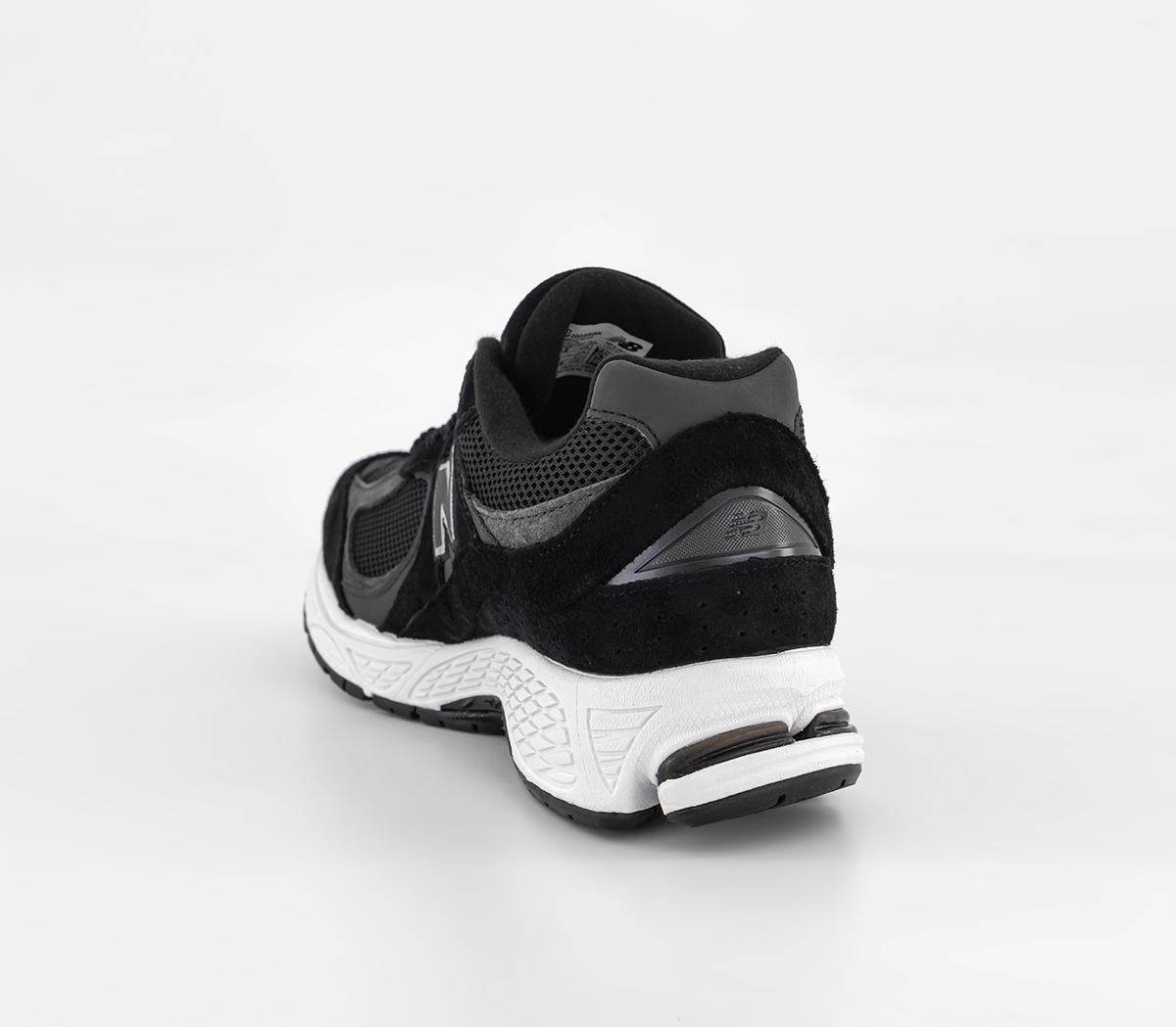 New Balance2002R TrainersBlack White