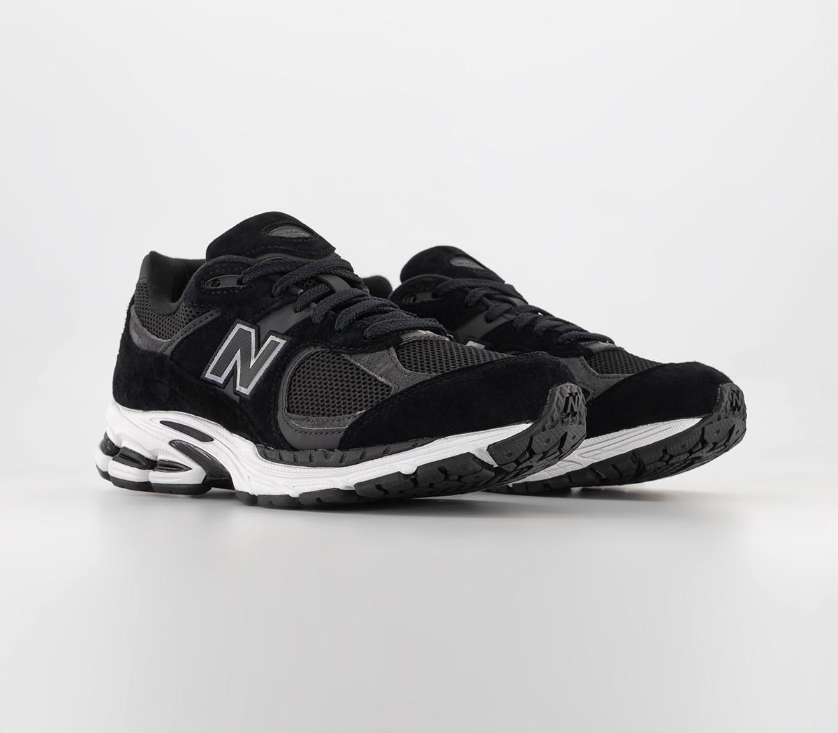 New Balance2002R TrainersBlack White