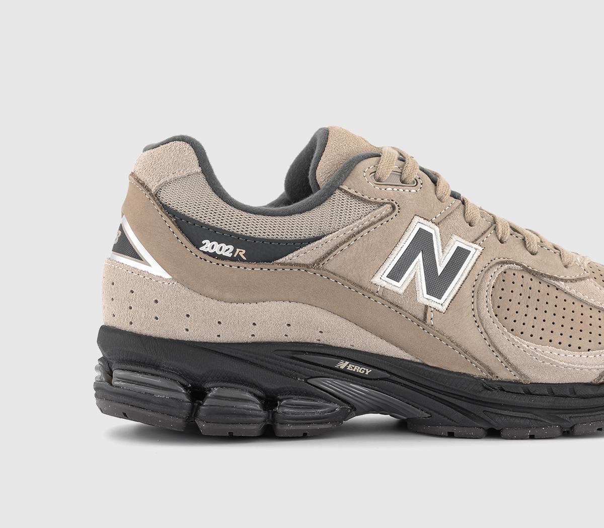 New Balance2002R TrainersDriftwood Black
