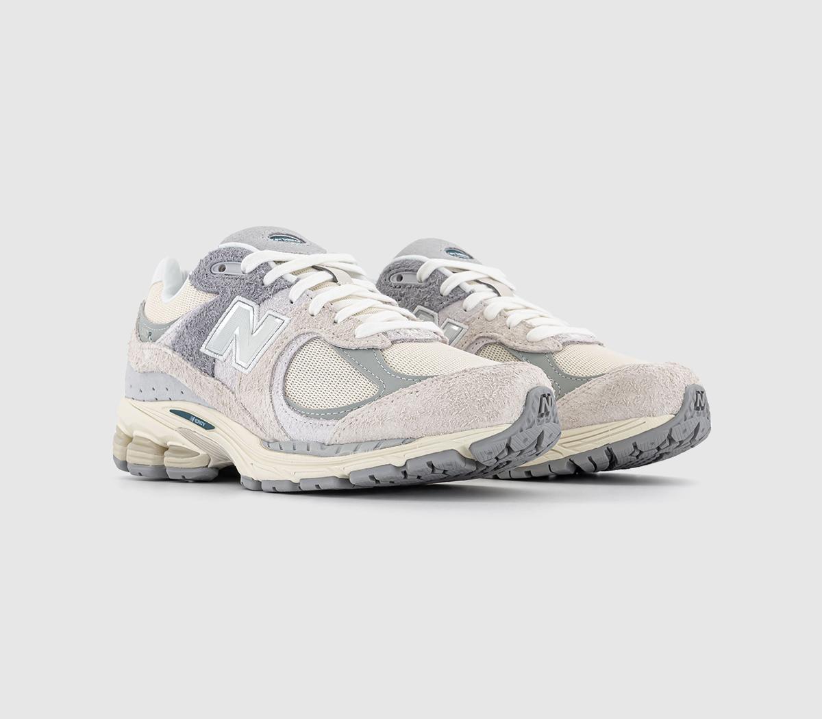 New Balance2002 TrainersOffwhite Cream Grey