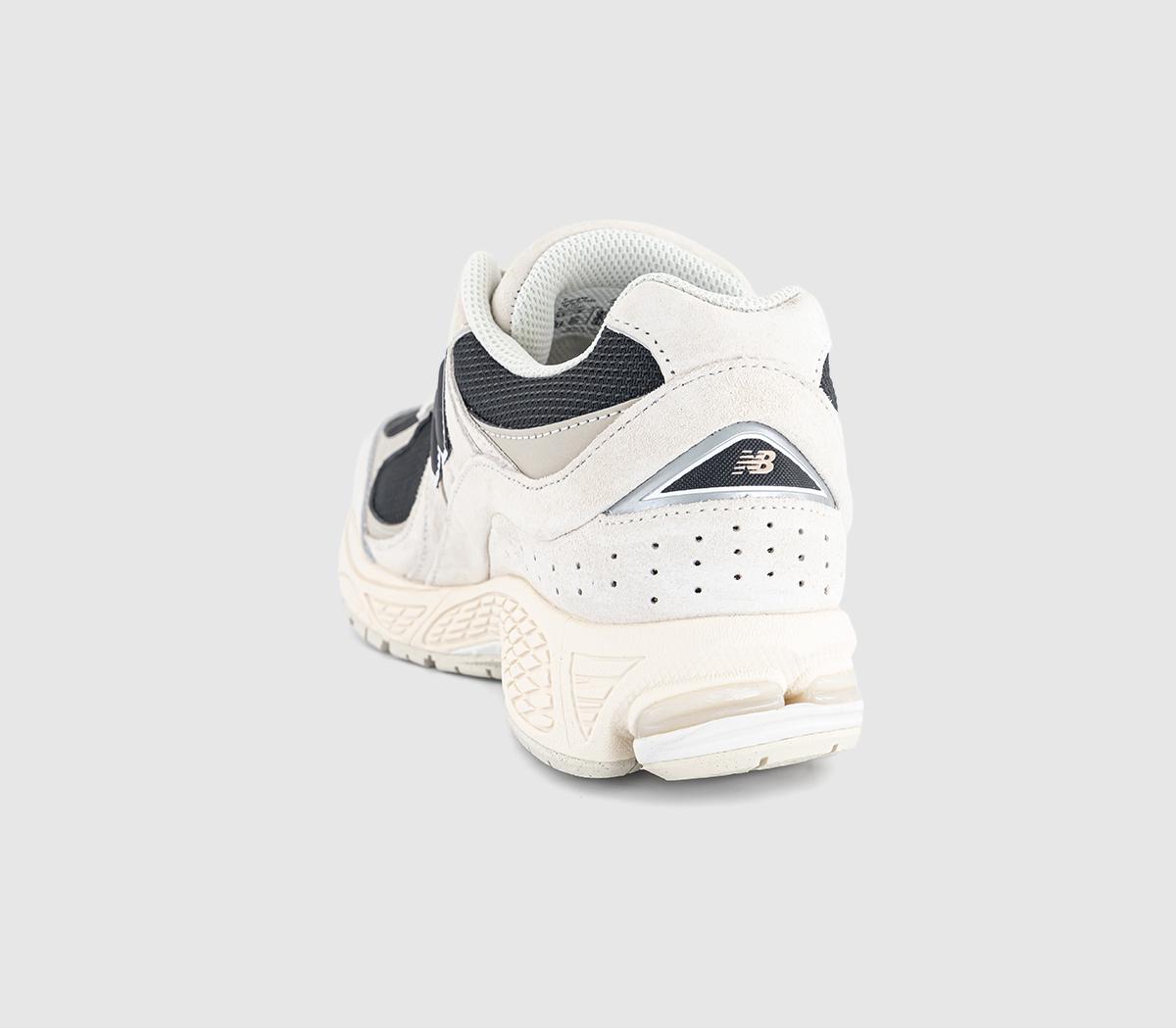 New Balance2002 TrainersOff White Arid Stone