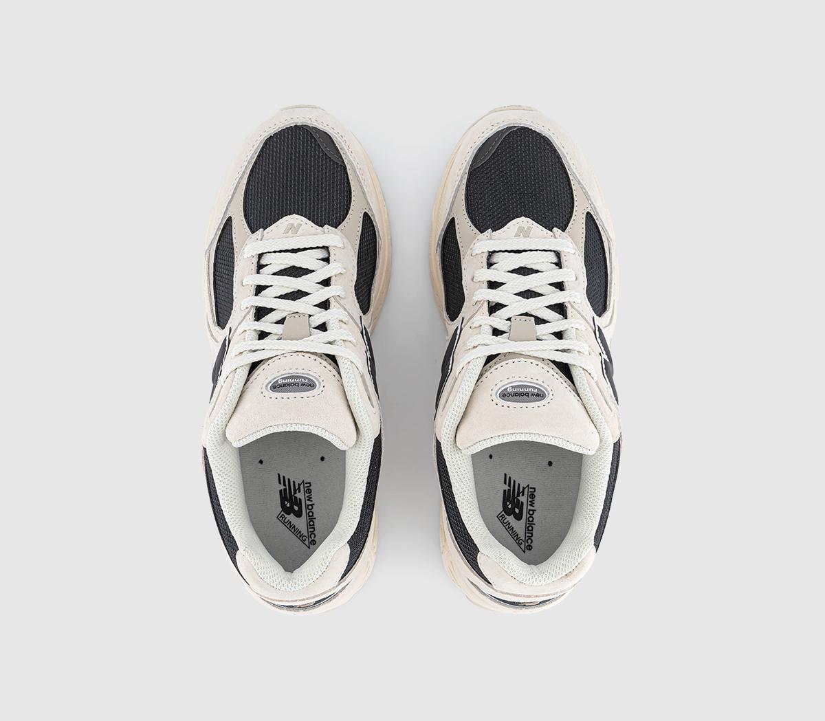 New Balance2002 TrainersOff White Arid Stone