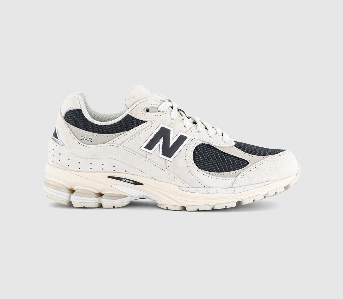 New Balance2002 TrainersOff White Arid Stone