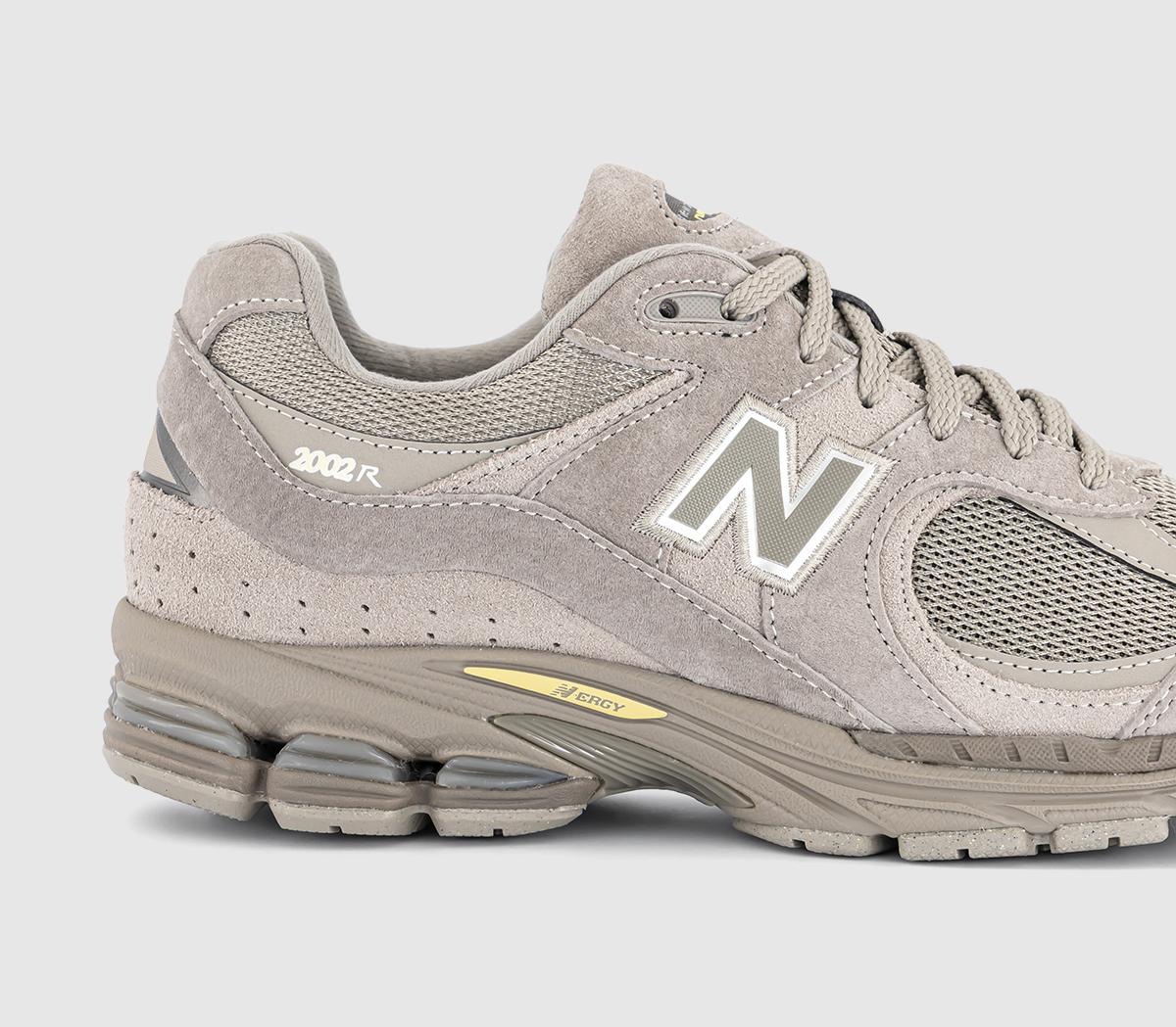 New Balance2002 TrainersArid Stone