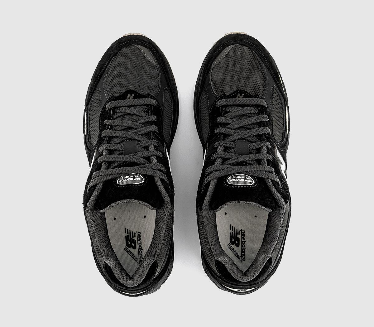 New Balance2002 TrainersBlack Black Cream