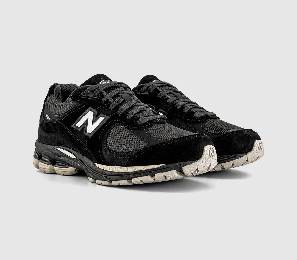 New Balance2002 TrainersBlack Black Cream