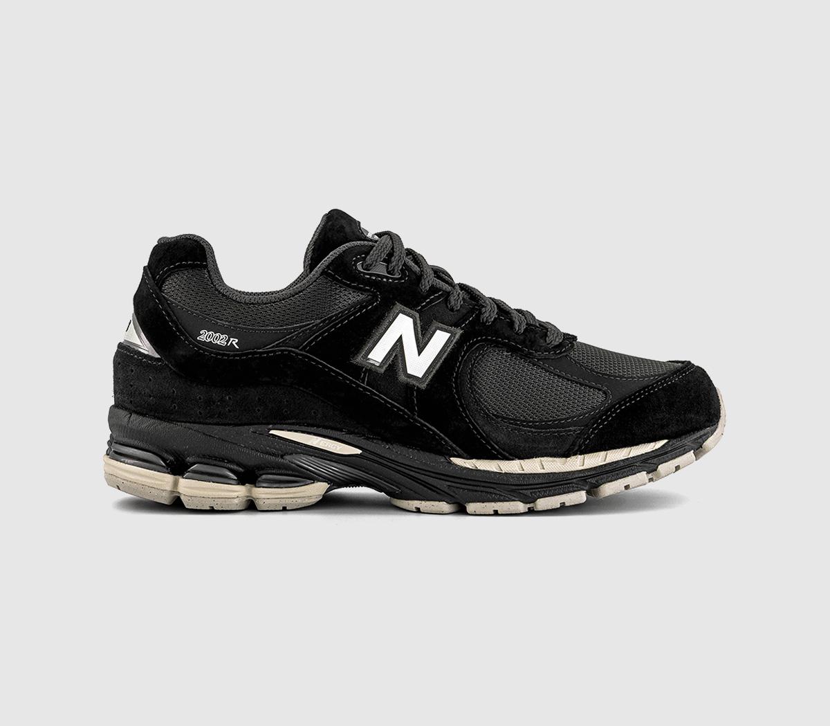 New Balance2002 TrainersBlack Black Cream