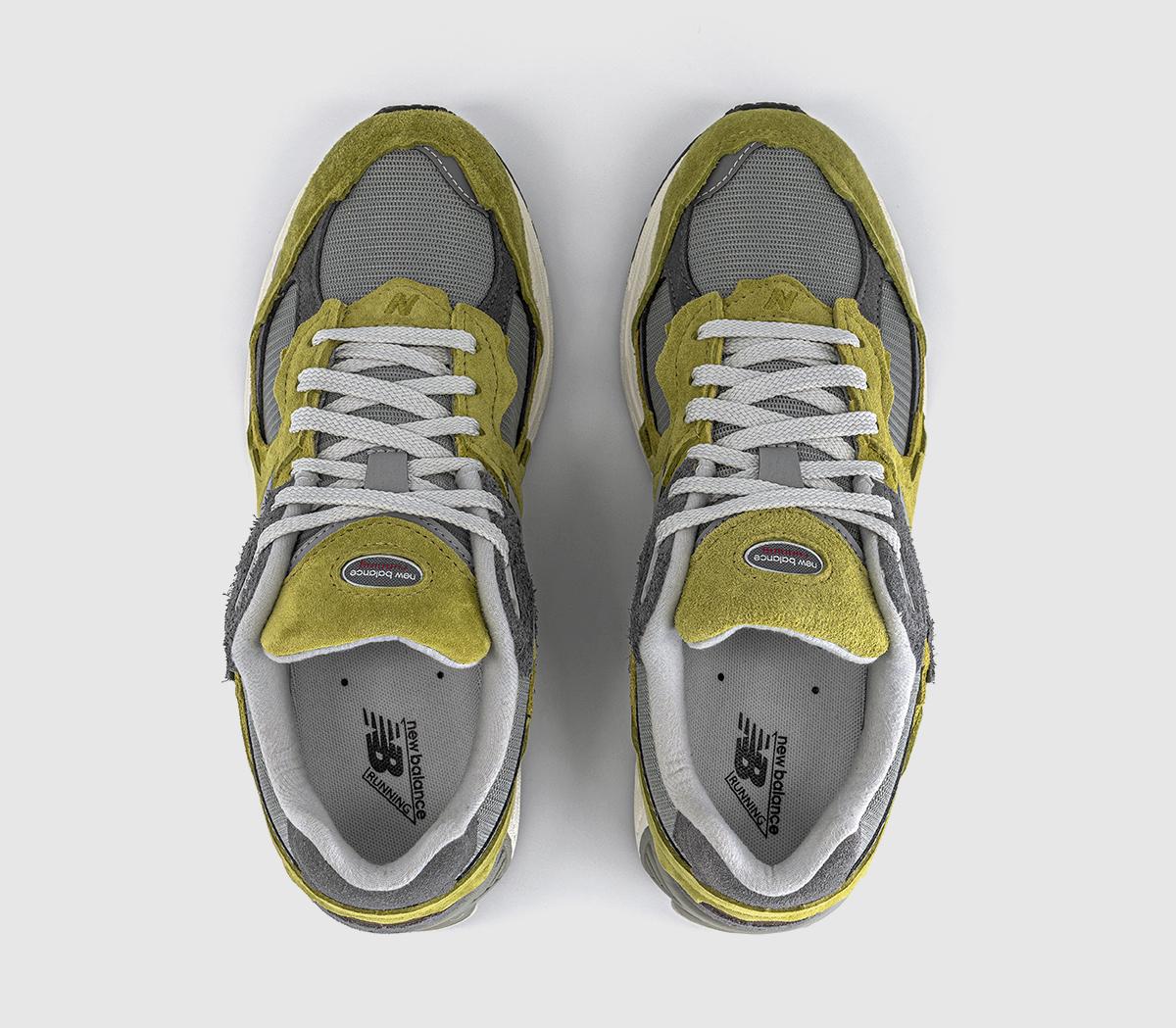 New Balance2002 TrainersSea Moss Raincloud