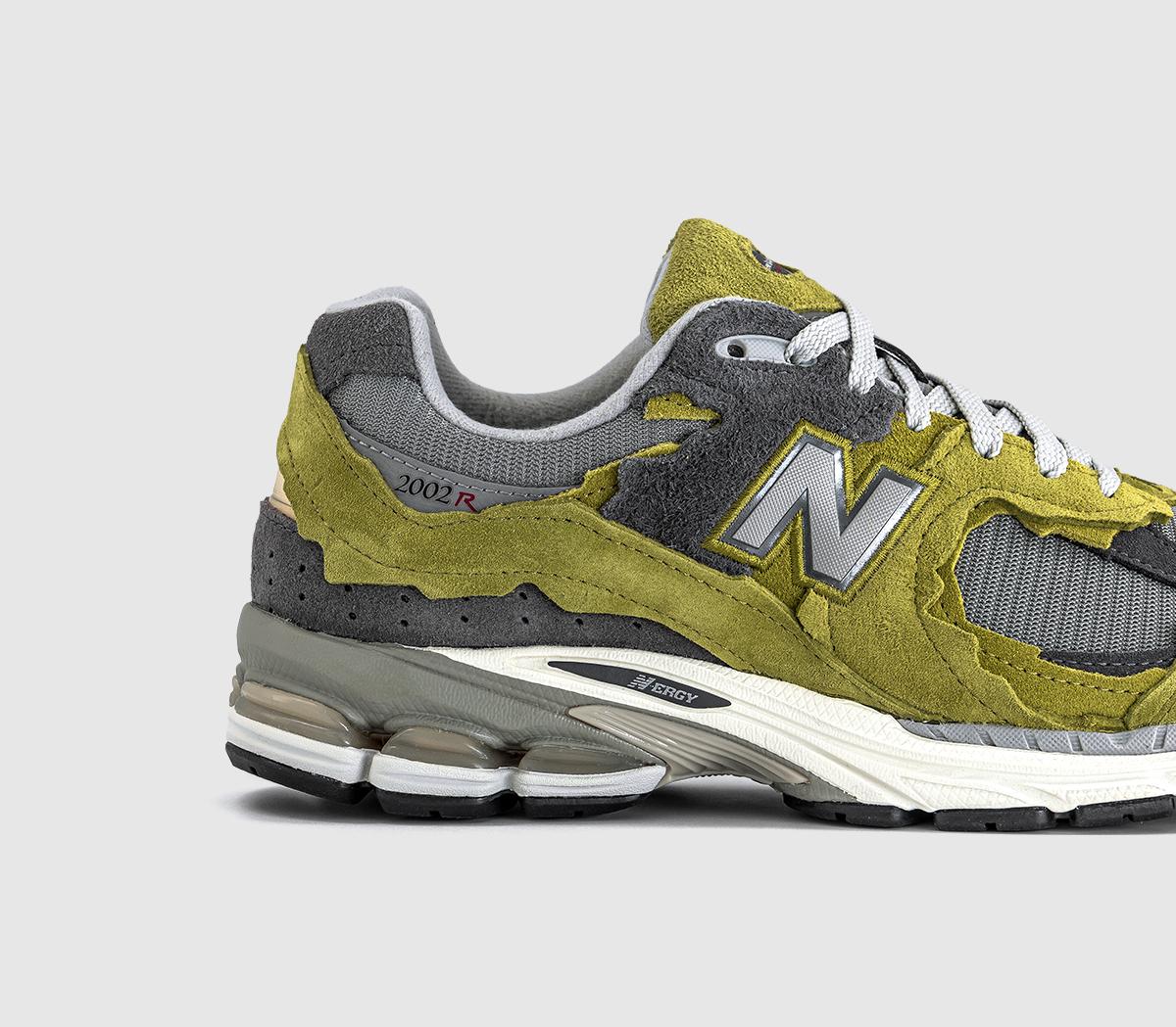 New Balance2002 TrainersSea Moss Raincloud