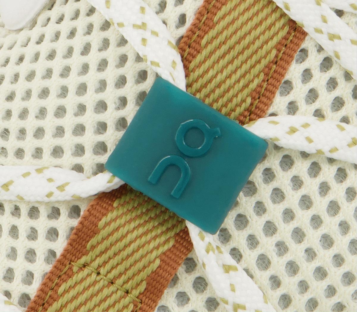 OnCloud Hi Edge TrainersAloe Pecan