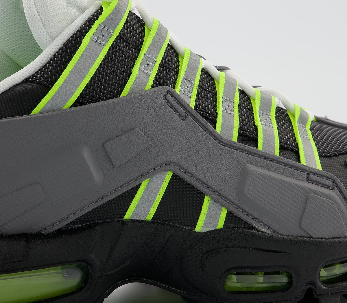 nike luminous trainers