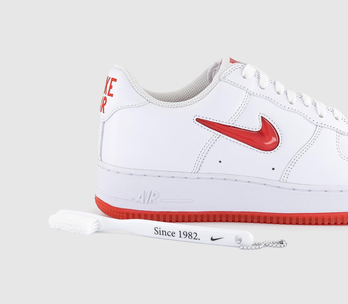 NikeAir Force 1 07 TrainersWhite University Red