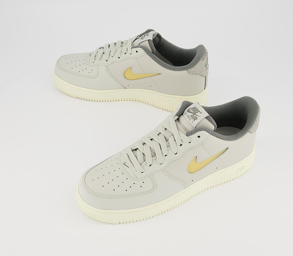 Nike Air Force 1 07 Trainers Nike Air Force 1 07 Trainers Light Bone Pale Vanilla Tumbled Grey Coconut Milk