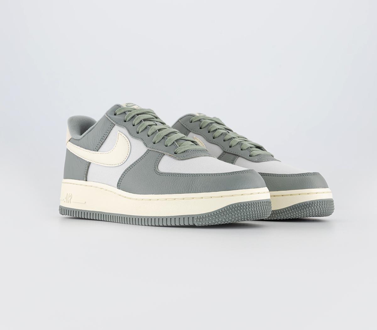 Nike Air Force 1 07 Trainers Mica Green Coconut Milk Photon Dust, 11.5