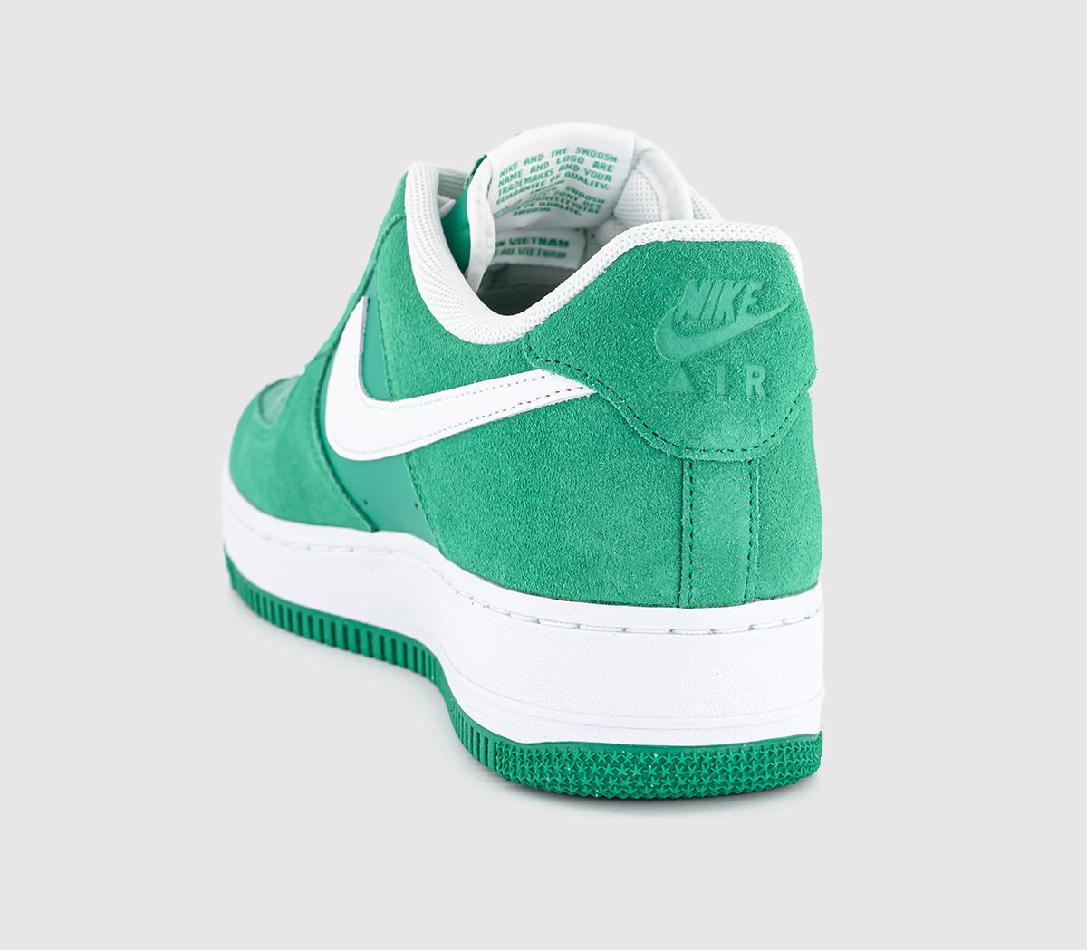 NikeAir Force 1 07 TrainersStadium Green White Stadium Green