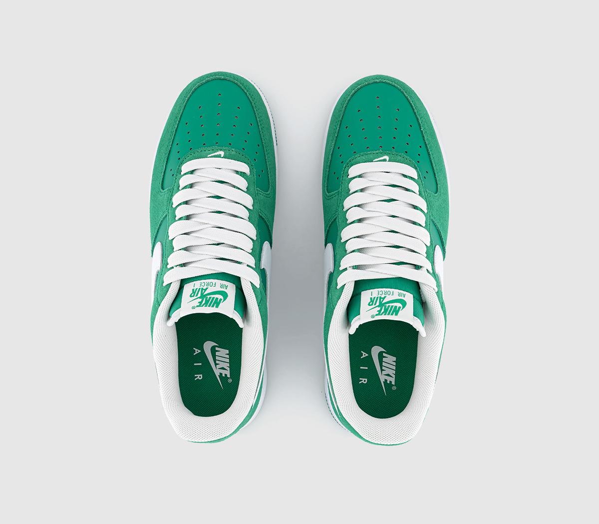 NikeAir Force 1 07 TrainersStadium Green White Stadium Green