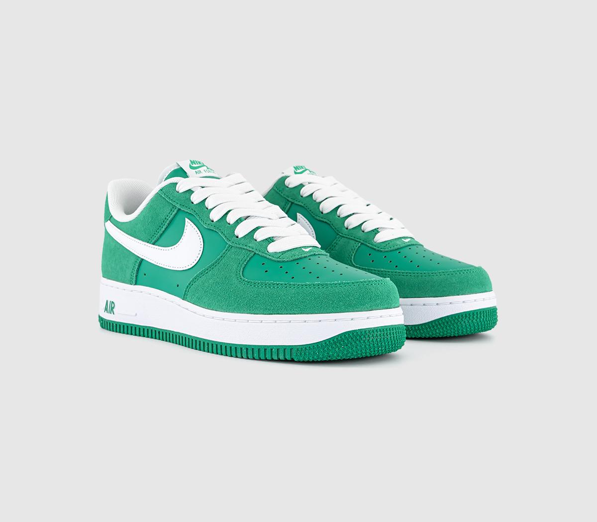 NikeAir Force 1 07 TrainersStadium Green White Stadium Green