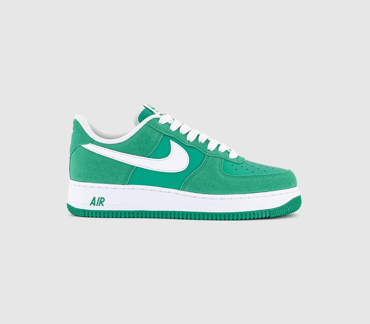 NikeAir Force 1 07 TrainersStadium Green White Stadium Green