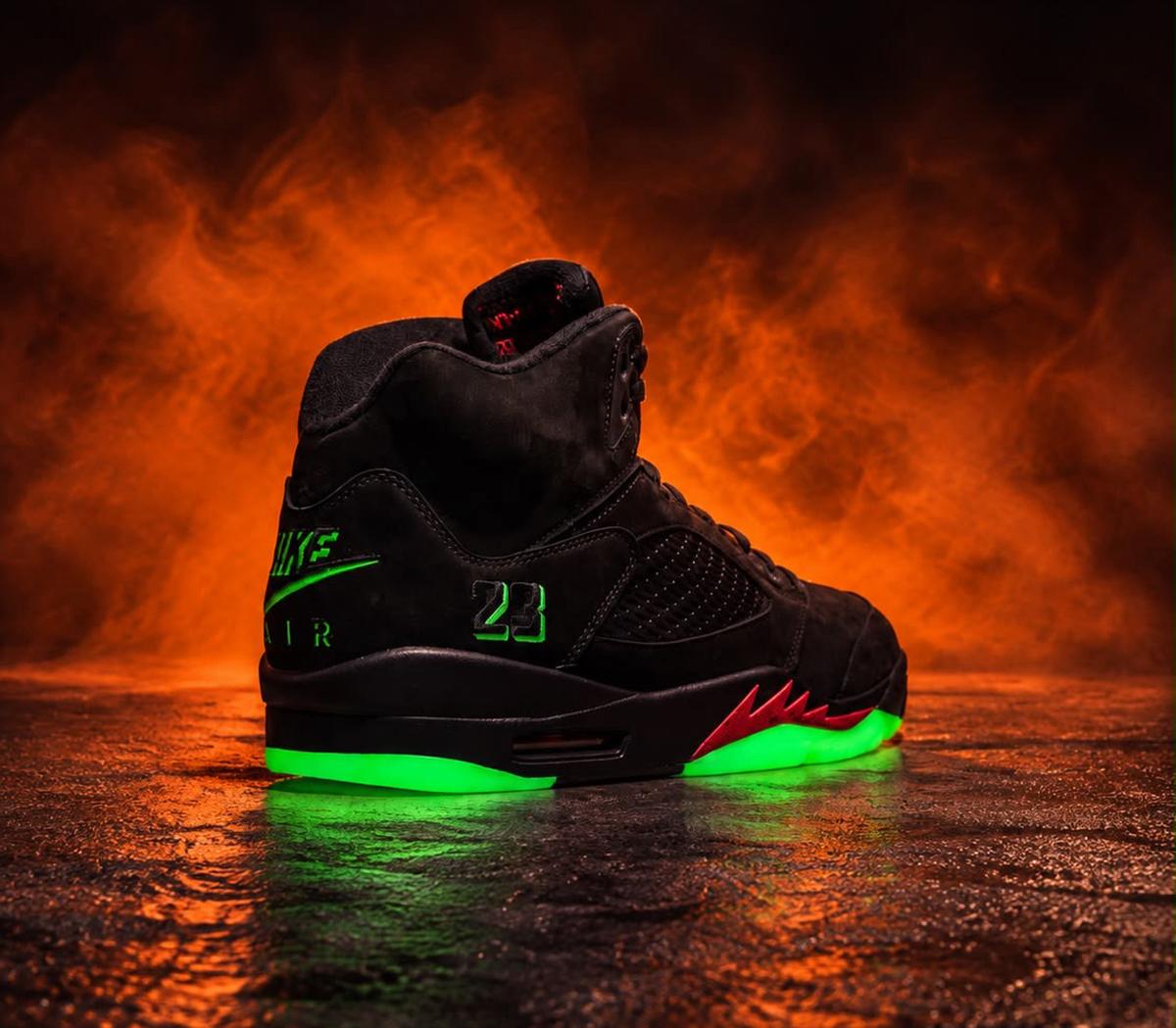 JordanAir Jordan 5 TrainersBlack Black Picante Red Glow N The Dark