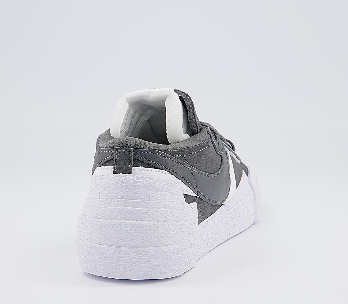 NikeBlazer Low SacaiIron Grey White White