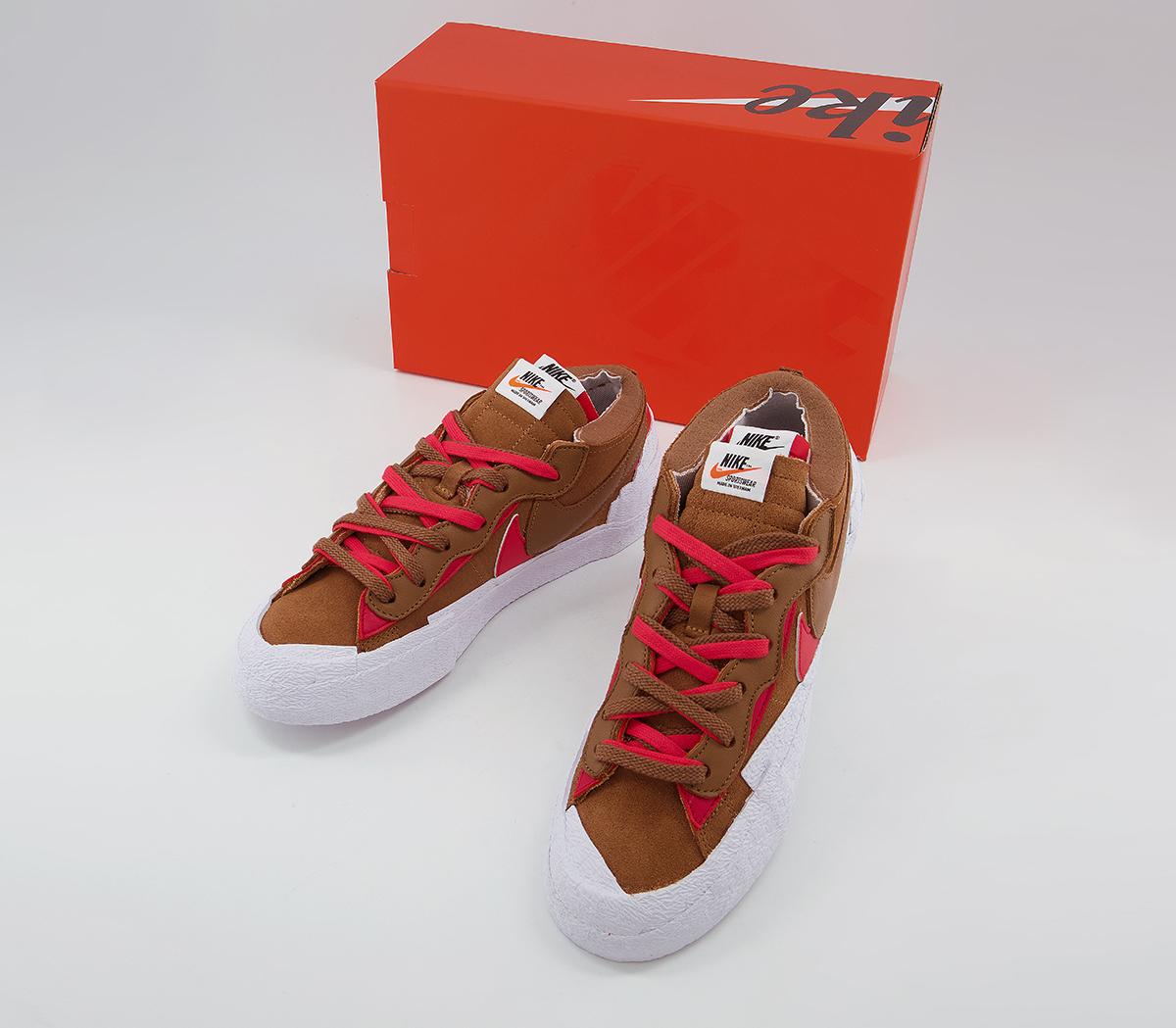 NikeBlazer Low SacaiLight British Tan University Red White