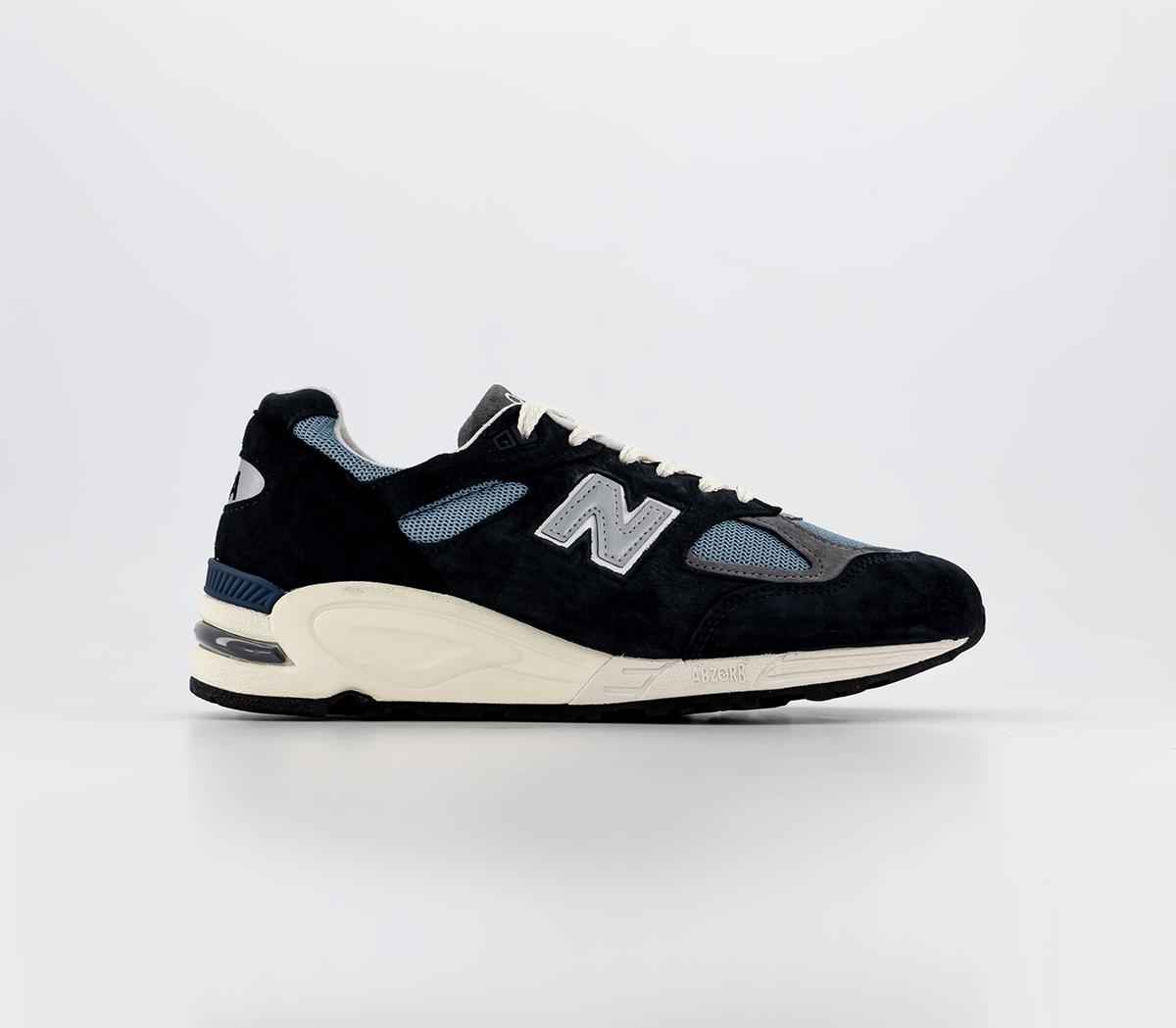 990v2 Trainers