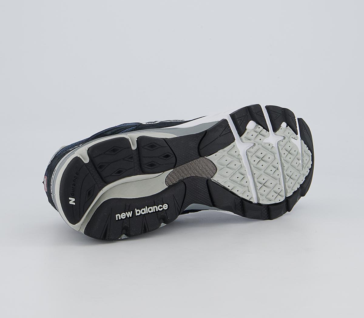 New Balance 990v3 Trainers New Balance 990v3 Trainers Navy