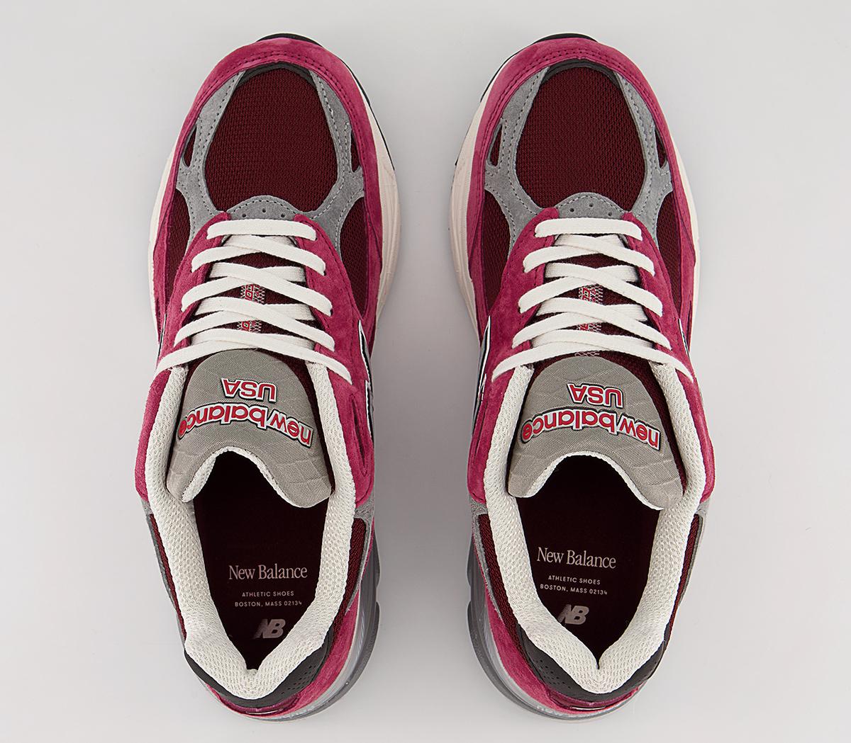 New Balance990v3 TrainersScarlet
