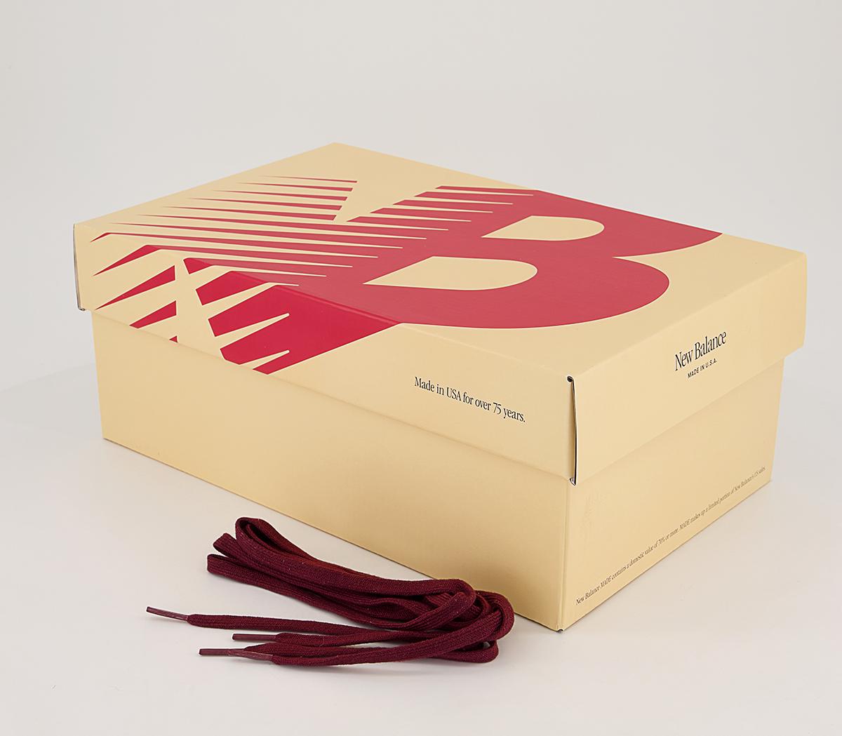 New Balance990v3 TrainersScarlet