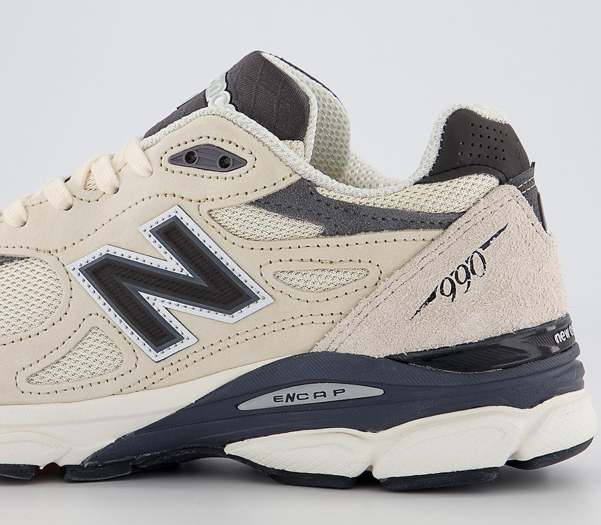 New Balance 990v3 Trainers New Balance 990v3 Trainers Moonbeam