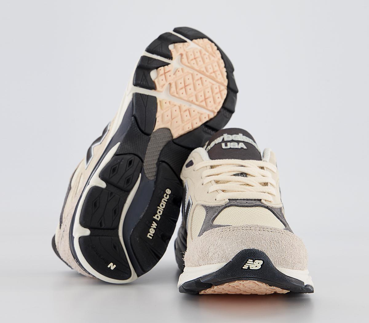 New Balance 990v3 Trainers New Balance 990v3 Trainers Moonbeam