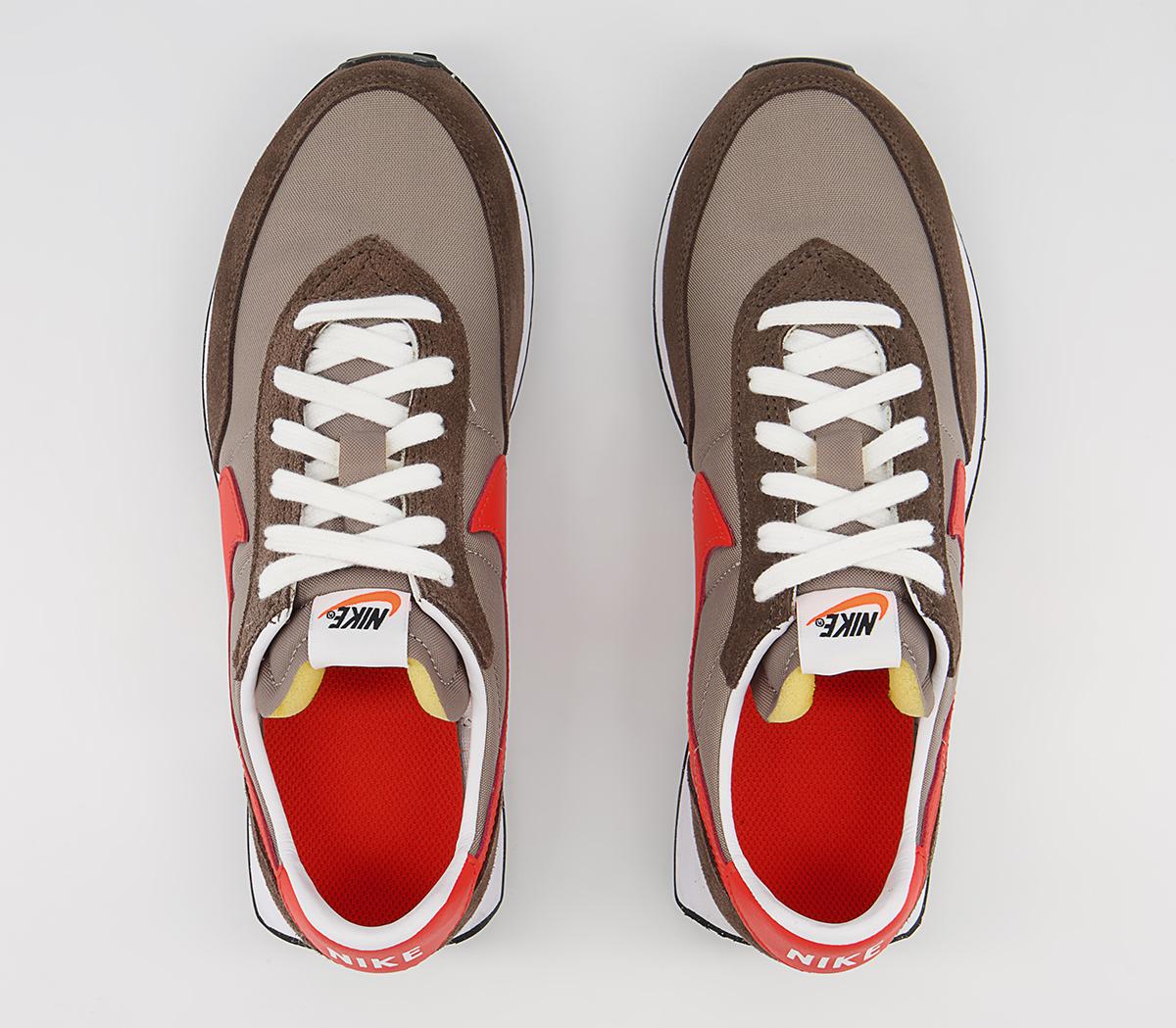 Nike Waffle 2 Gs Trainers Nike Waffle 2 Gs Trainers Moon Fossil Team Orange Ironstone Sail