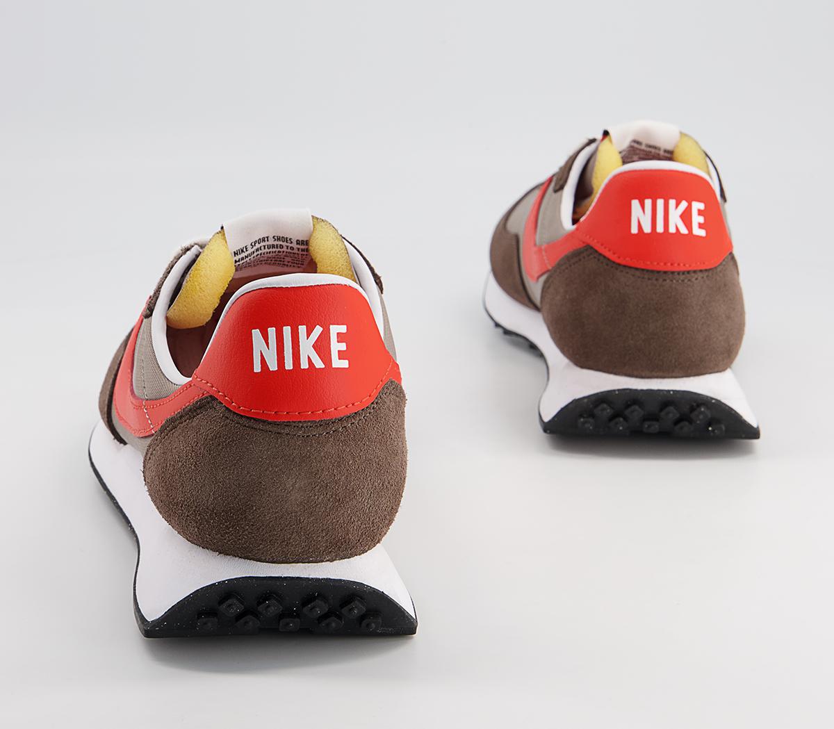 Nike Waffle 2 Gs Trainers Nike Waffle 2 Gs Trainers Moon Fossil Team Orange Ironstone Sail