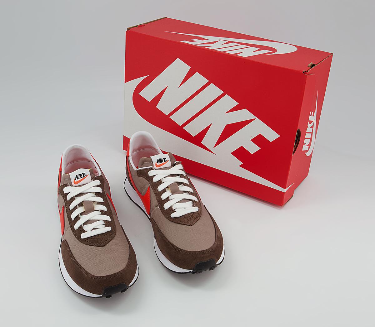 Nike Waffle 2 Gs Trainers Nike Waffle 2 Gs Trainers Moon Fossil Team Orange Ironstone Sail