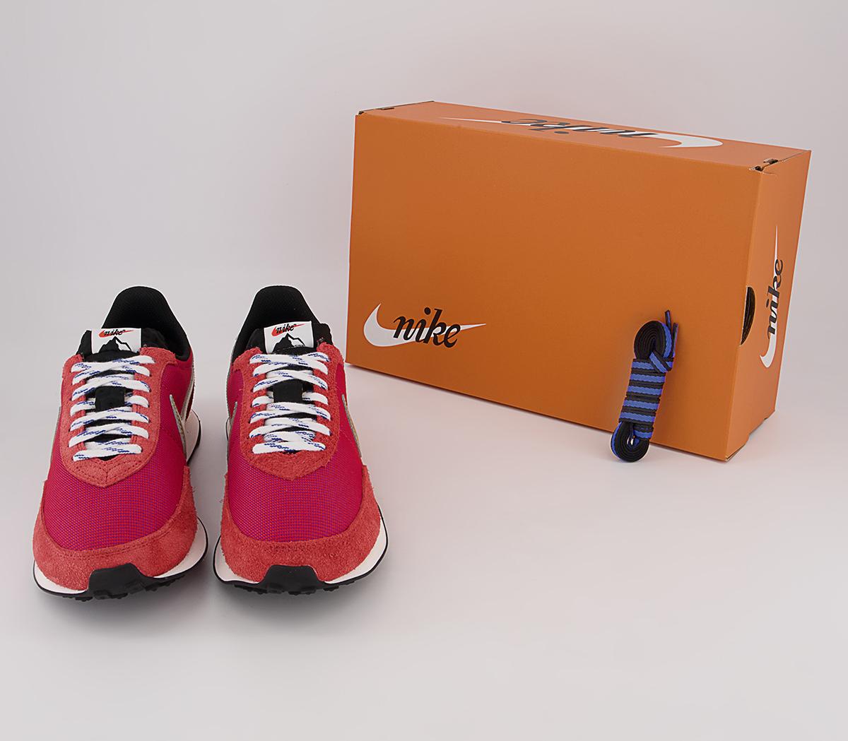Nike Waffle 2 Trainers Nike Waffle 2 Trainers Gym Red Metallic Gold Star Hyper