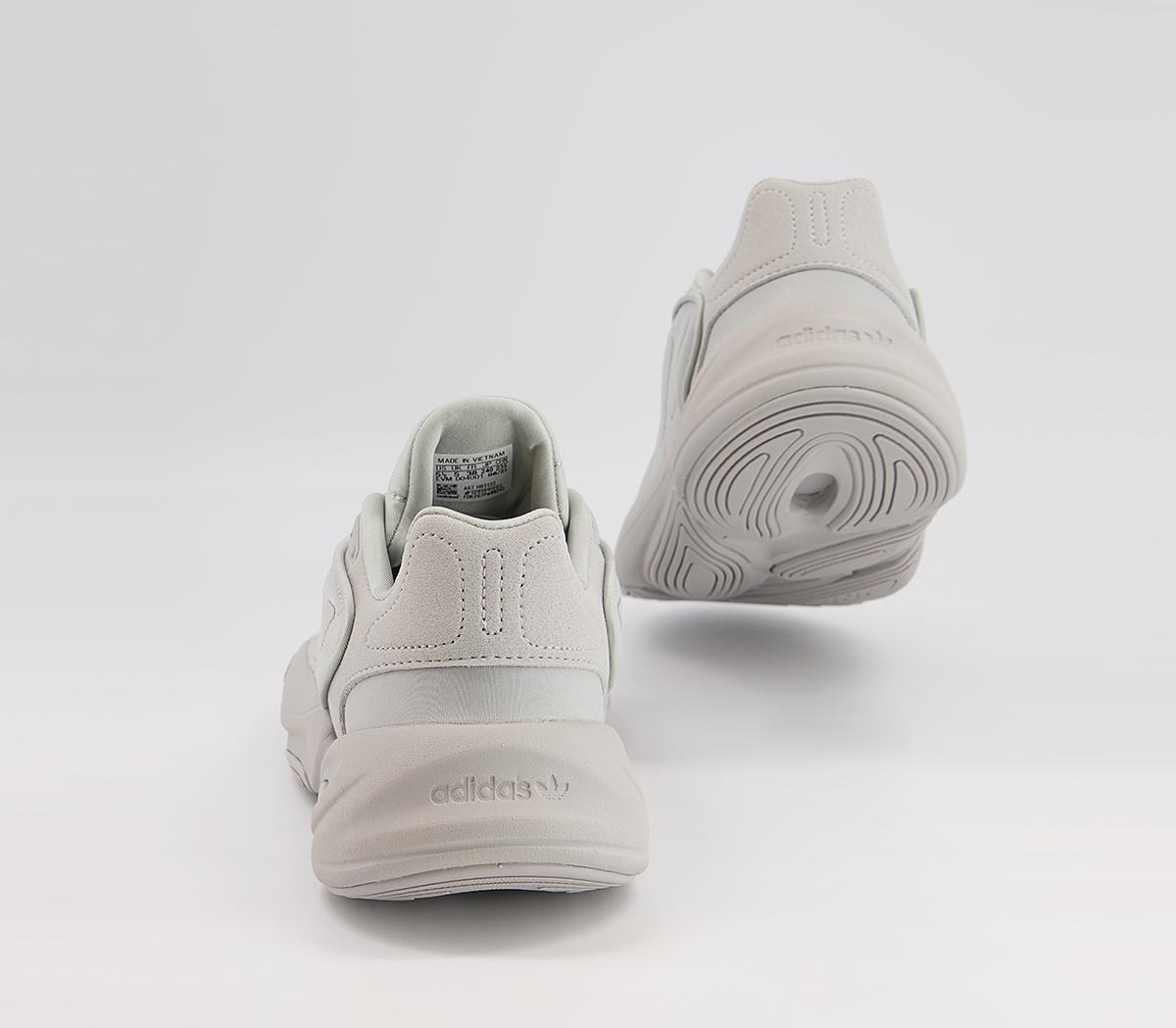 ozelia junior trainers