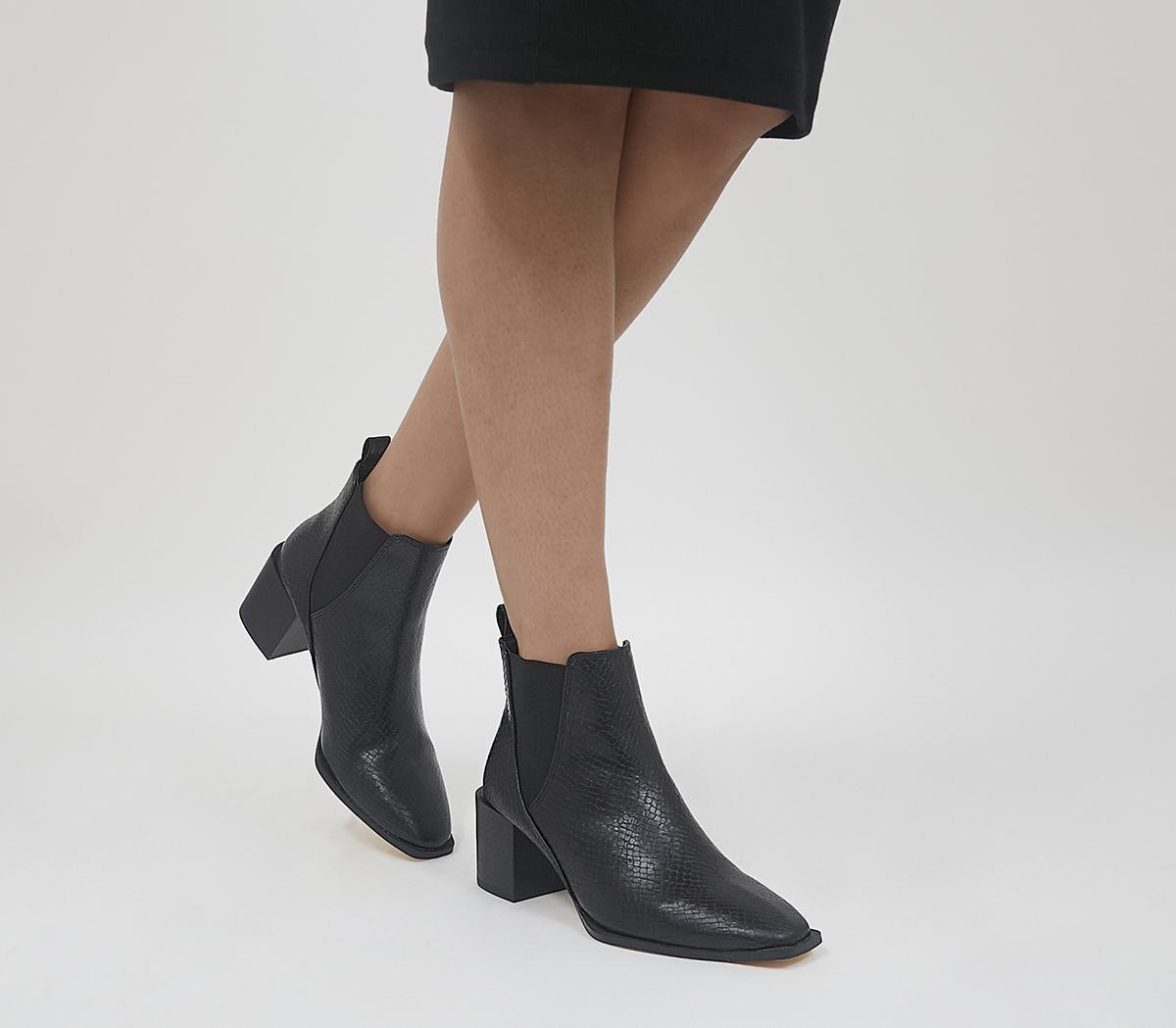 Application Heeled Chelsea Boots