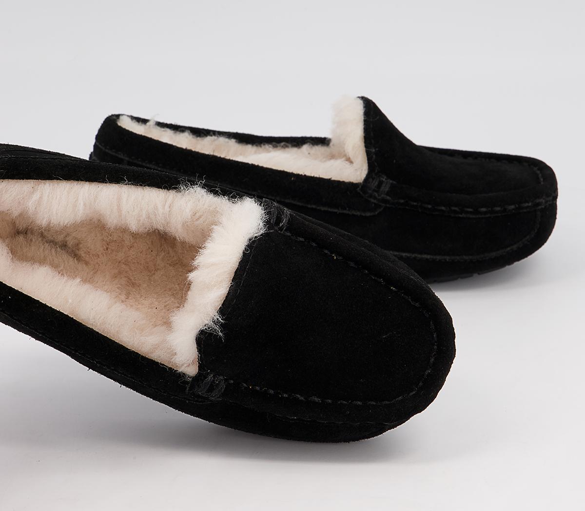 UGG Ascot Youth Slippers UGG Ascot Youth Slippers Black Suede