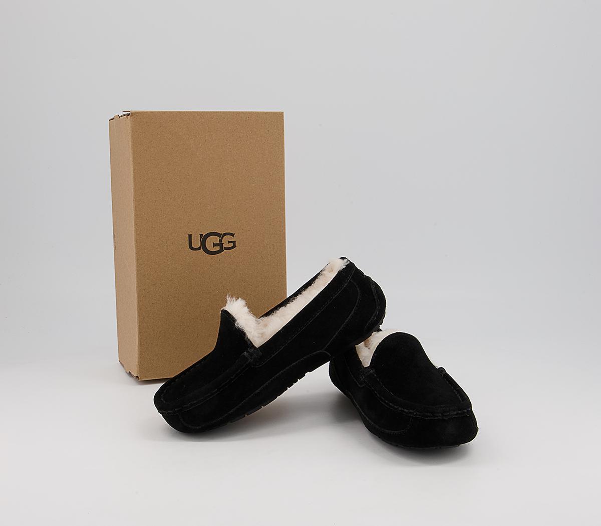 UGG Ascot Youth Slippers UGG Ascot Youth Slippers Black Suede