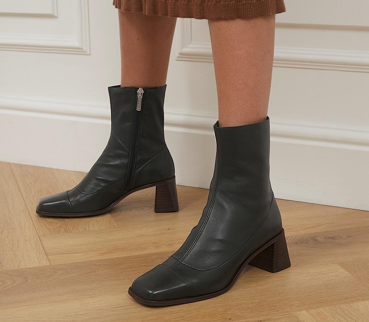 Dark brown sock clearance boots