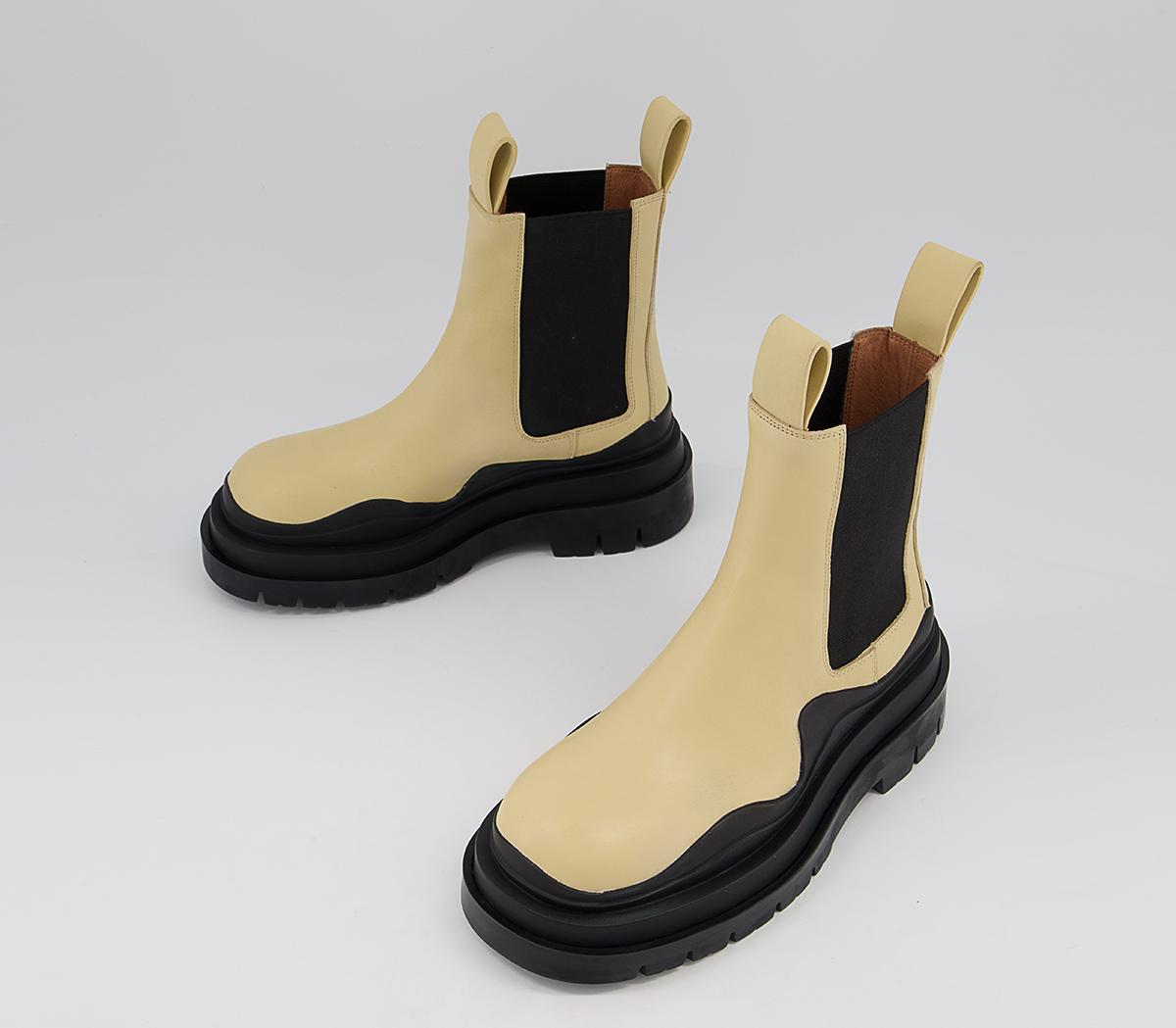 Alias Mae Pixie Chelsea Boots Alias Mae Pixie Chelsea Boots Butter