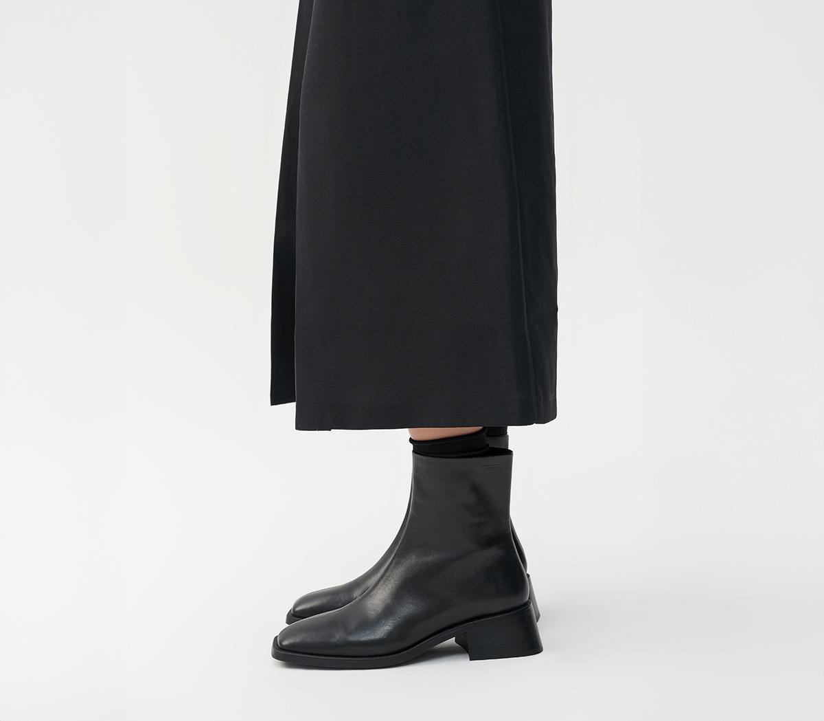 Vagabond ShoemakersBlanca Ankle BootsBlack