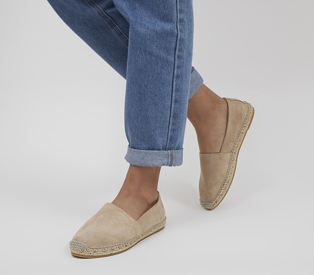 Gaimo for OFFICECamping Slip On Espadrilles Gaimo for OFFICECamping Slip On EspadrillesTan Suede