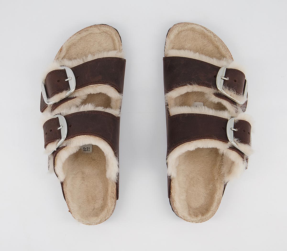 BIRKENSTOCK Arizona Big Buckle Shearling Sandals BIRKENSTOCK Arizona Big Buckle Shearling Sandals Brown